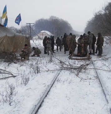 Ветераны добровольческих батальонов собираются собирать волонтеров для блокады железной дороги, - Семенченко