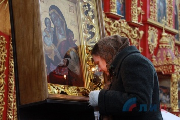 В луганском соборе установили икону, написанную погибшим ополченцем