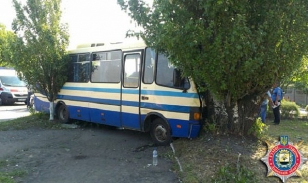 МВД: шестеро пассажиров госпитализированы в результате ДТП в Донецкой области