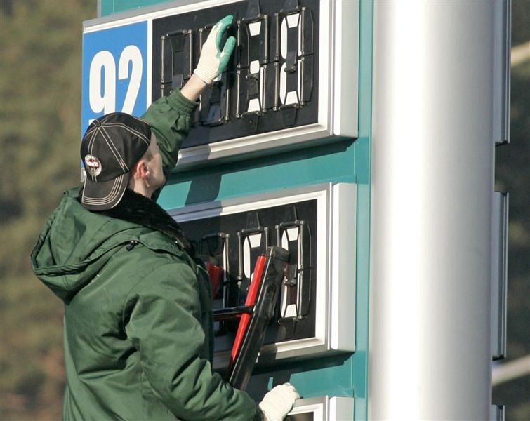 Цена на бензин может вырасти до 35 гривен