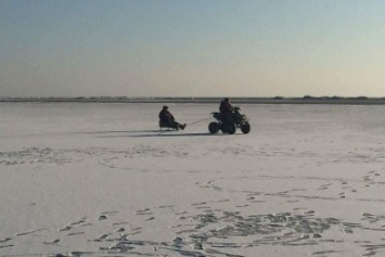 Мариупольцы на выходных массово вышли на лед(ФОТО, ВИДЕО)
