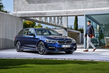 BMW представил новый универсал G30 Touring