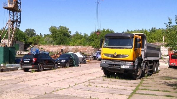 В Перевальском районе нашли более 46 тысяч единиц оружия и угнанные автомобили