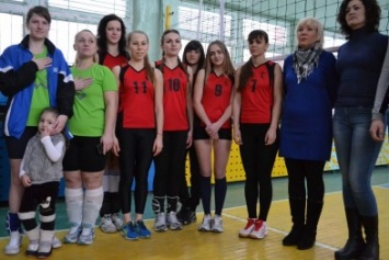 В Каменском открылся городской чемпионат по волейболу