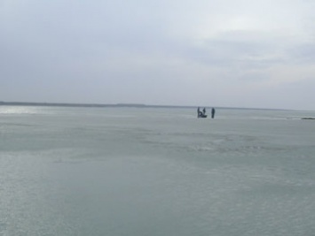 В Херсонской области спасатели нашли человека, потерявшегося на льду озера Сиваш (видео)