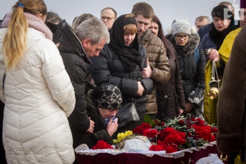 В Запорожье попрощались с воином, убитым снарядом под Авдеевкой (Фото)