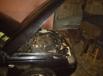 В Первомайские неизвестные подожгли автомобиль ВАЗ-2110