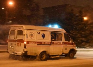Запорожские спасатели вытащили из снежной ловушки две скорые