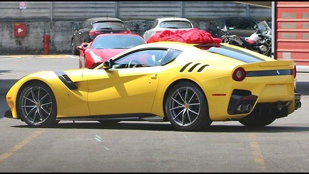 На заводе в Маранелло замечена новая Ferrari F12 Speciale