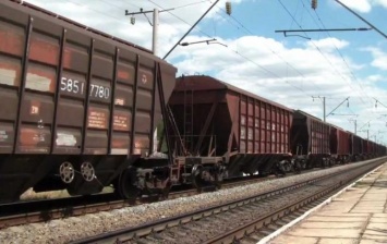 В Соломенском районе Киева столкнулись два грузовых поезда