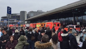 В Гамбурге из-за неизвестного газа эвакуировали аэропорт