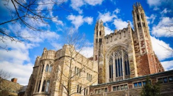 Йельский университет переименовал колледж после споров о расизме