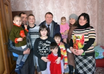 Многодетные семьи Черниговщины получили подарки