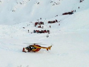 Во французских Альпах 9 человек накрыло лавиной, есть погибшие