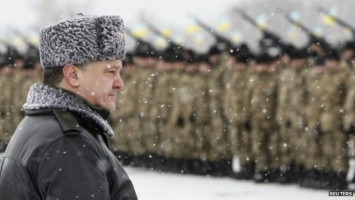Военное положение: Что это значит, и как изменится жизнь каждого украинца