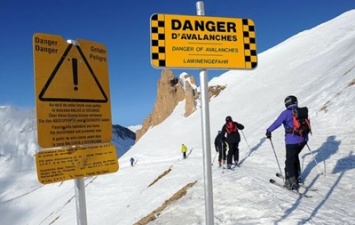 В Альпах под лавиной оказались девять человек, есть жертвы
