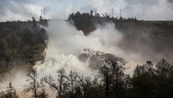 Распоряжение об эвакуации из-за разрушения плотины в Калифорнии остается в силе