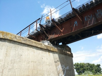 В Запорожской области осудили подрывника моста, находящегося в " ДНР"