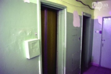 Одесские чиновники не извинились перед мамой с ребенком, которые упали с лифтом с 12 этажа