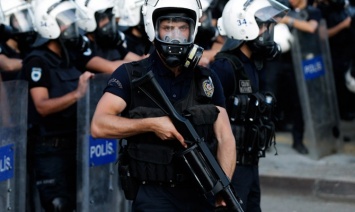 Турецкая полиция задержала более 500 человек во время масштабной операции