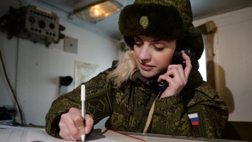 Крымские девушки охотно идут служить в армию по контракту - военкомат