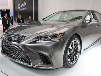 Lexus представит гибридную версию LS в марте
