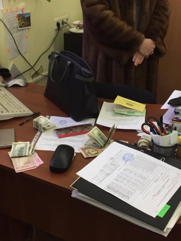 Полторы тысячи за зачет: завкафедрой ОНУ имени Мечникова попалась на взятке