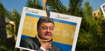 Трон Порошенко превращается в эшафот: Выстроилась очередь из желающих снять скальпировать президента