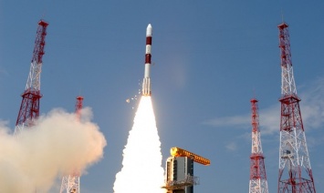 Мировой рекорд побит: Индия запустила в космос сразу 104 спутника