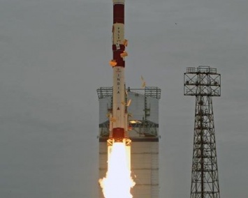 Индия обошла космические страны, побив рекорд по запуску спутников