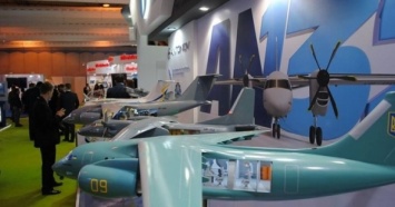 Украина показала более 20 видов новой авиационной техники на выставке в Индии