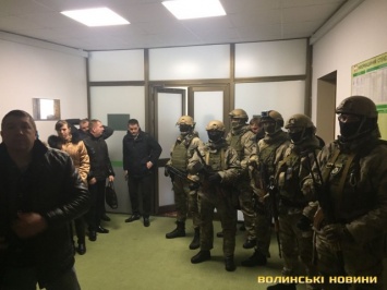 Местные СМИ сообщают об обысках в Волынском облсовете