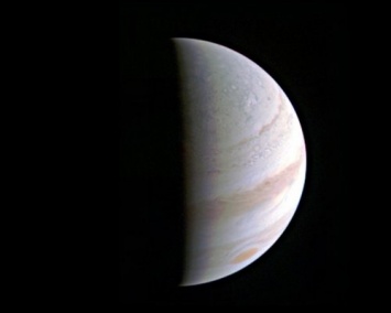 Ученые: Юпитер спасает Землю от гибели