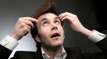 Ученые назвали причины выпадения волос