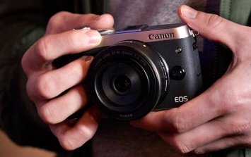 Canon анонсировала беззеркальную камеру EOS M6