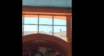 Сумчанин хотел спрыгнуть с крыши многоэтажки (+видео)