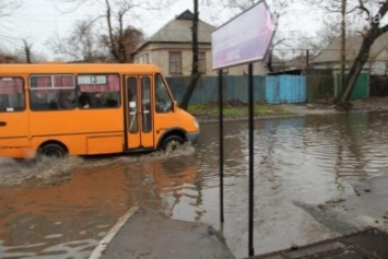 Кременчугские коммунальщики и спасатели всерьез готовятся к возможным подтоплениям в городе