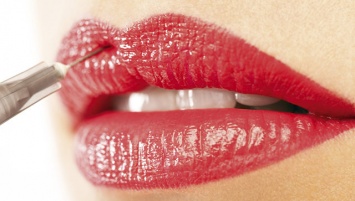 Ученые назвали идеальную форму женских губ