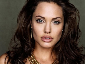 Анджелина Джоли показала своего известного на весь мир нового возлюбленного