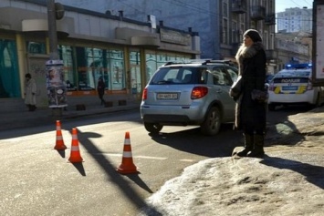 На пешеходном переходе в центре Одессы сбили девушку
