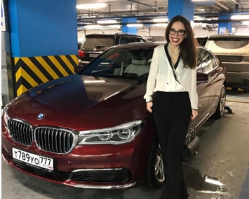 Виктория Дайнеко похвасталась новым BMW