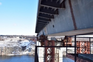 Строительство запорожских мостов: расстояние между Правым берегом и Хортицей сократилось на 24 метра, - ФОТО