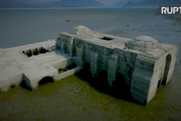 В Мексике из-под воды вновь показался 400-летний храм