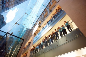 Центральный магазин Apple в Австралии эвакуировали после сообщения о заложенной бомбе