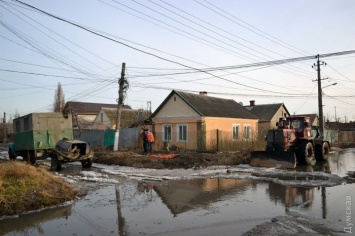 В частном секторе у Жеваховой горы случился прорыв водопровода, но чинить его некому