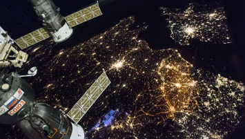 НАСА: экипаж МКС собрал первый космический урожай китайкой капусты