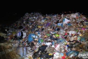 В Запорожскую область завезли 100 тонн львовского мусора, - ФОТО, ВИДЕО