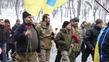 В Киеве отдают дань памяти Героям Небесной Сотни