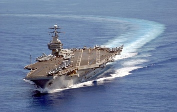 США перебросили авианосную ударную группу к берегам Китая