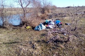 Река Веревчина в Херсоне - «мусорная мекка»? (фото)
